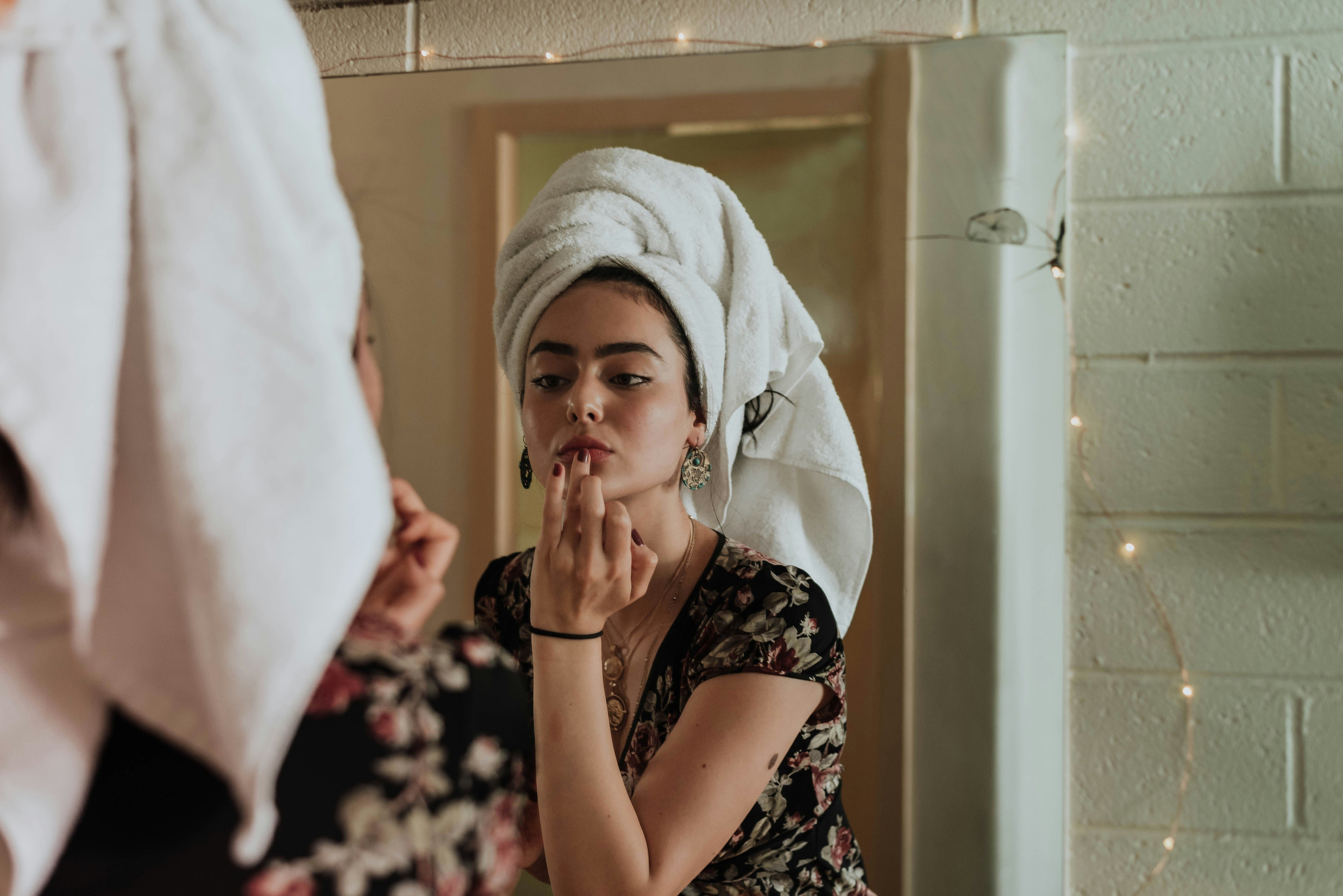 The 2026 Guide to Skinimalism: Why Your SPF Should Be Your Moisturizer